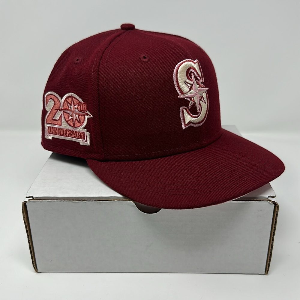 Hat Club Seattle Mariners “Red Velvet” Fitted Hat Size 7 3/8